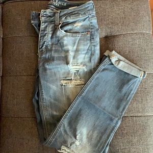 AE super super stretch Tomgirl Ripped Jeans. 0